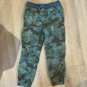 Camo cargo joggers size 6 boys, elastic waist draw string